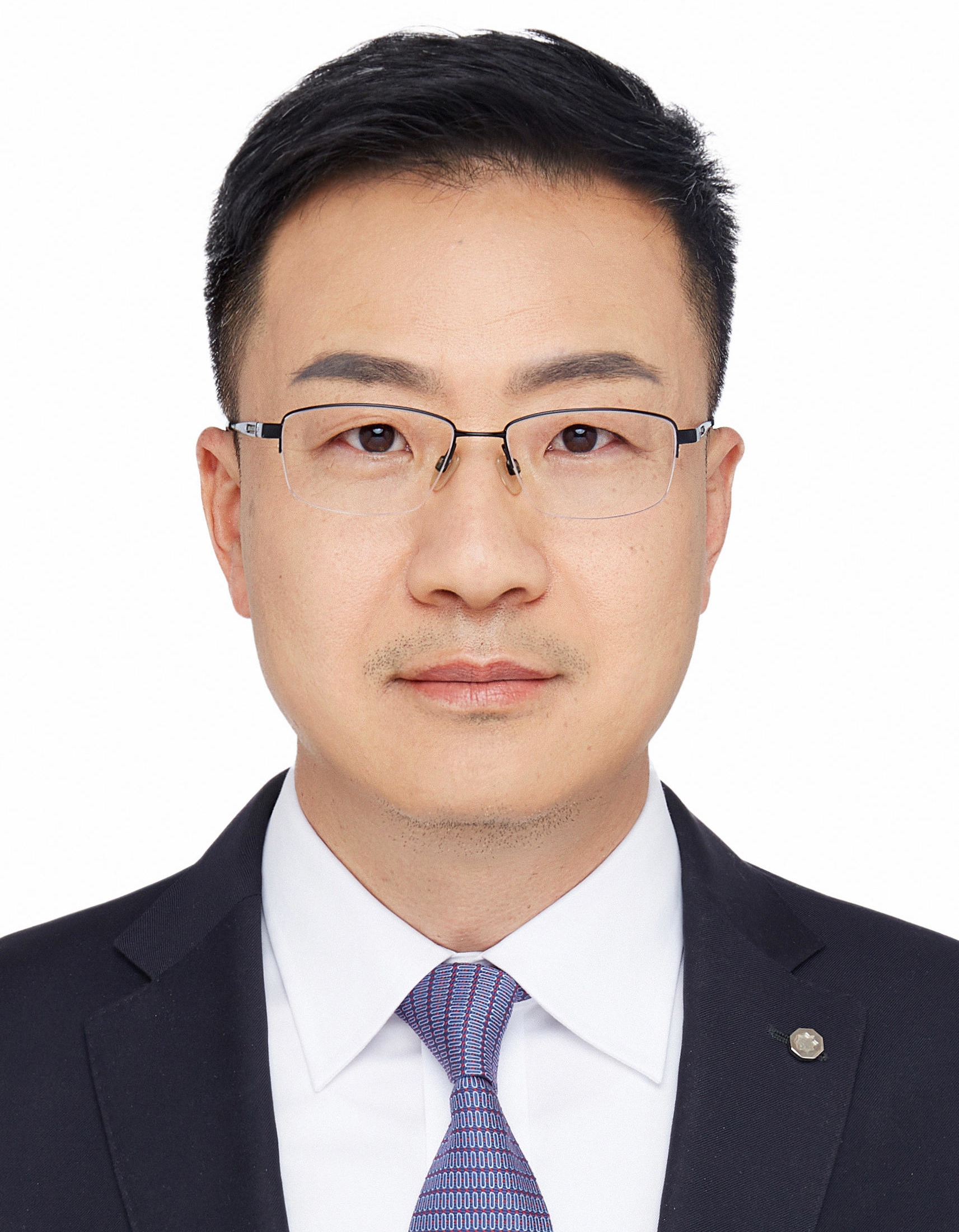 魏如山 党委常委、副总经理